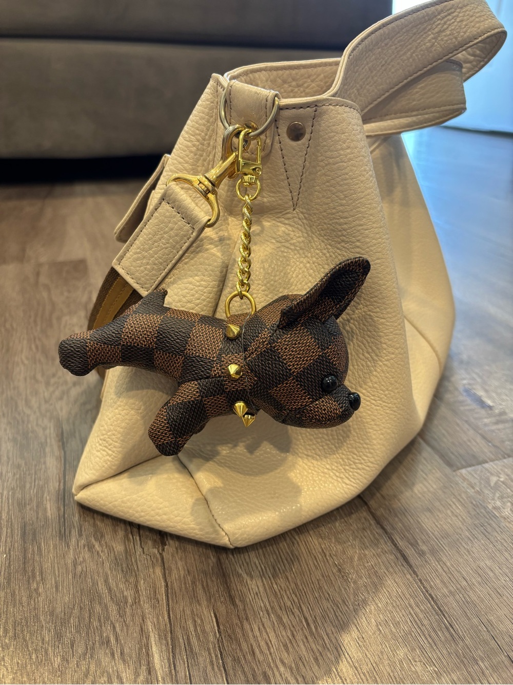 French Bulldog Checkered Bag Charm Keychain Brown Gold Stud Collar NWT - Picture 5 of 6